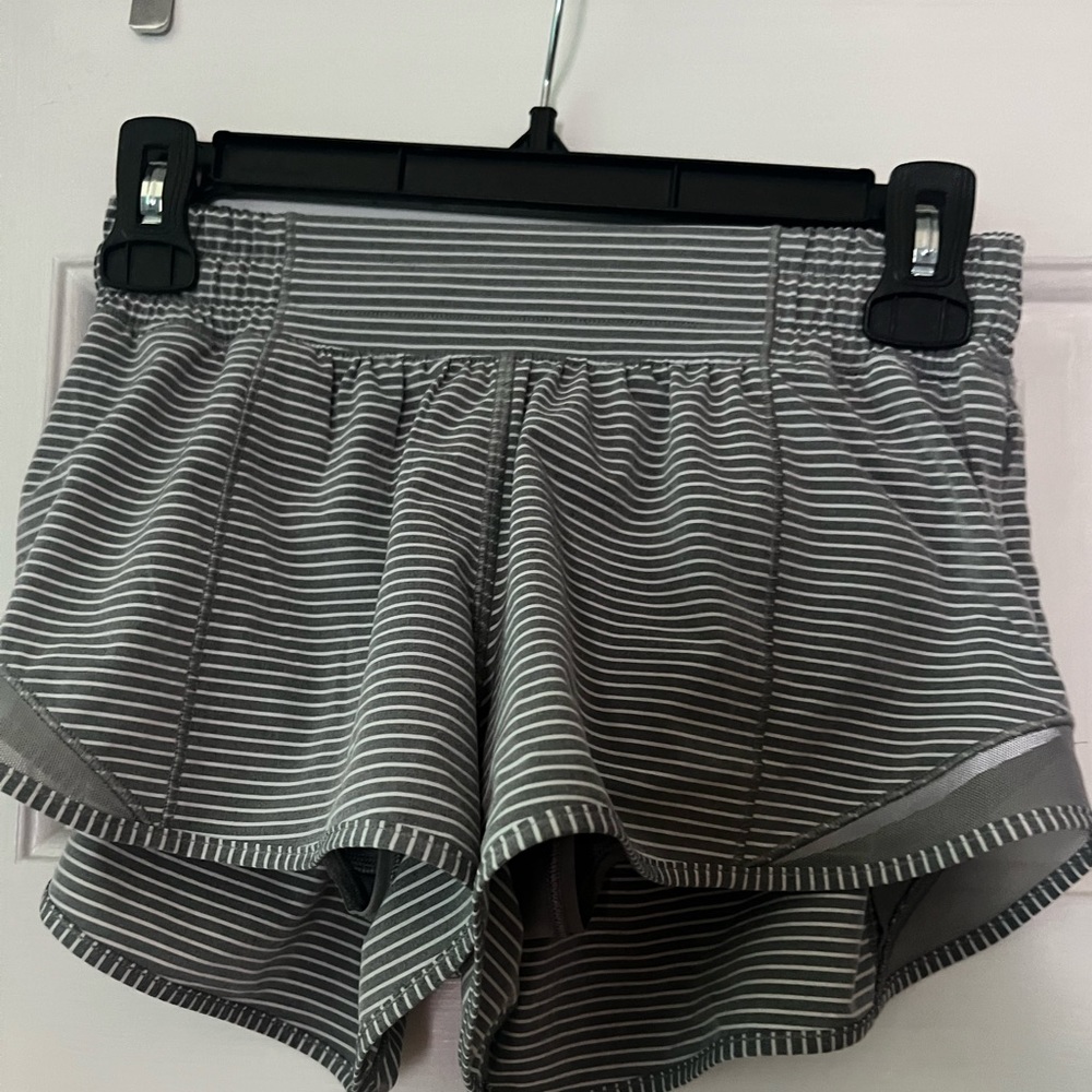 lululemon hotty how low rise 2.5 inseam